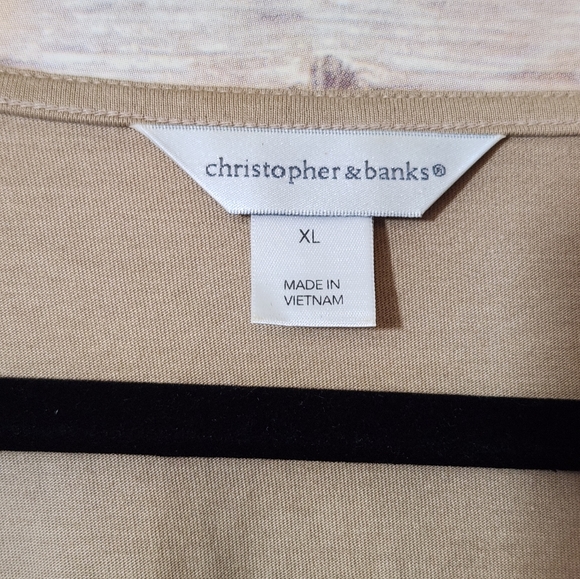 Pretty gold sleeveless top - Picture 2 of 4